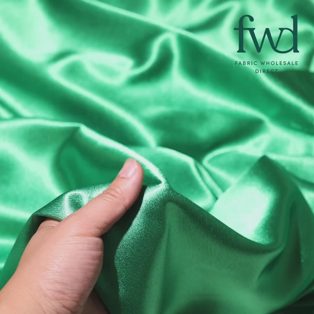 Classic Spun Yarn Polyester Crepe Back Satin Kelly Green Fabric Video|SV582151