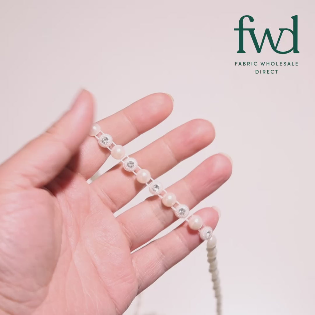 5/16 Inch Pearly Diamond Rhinestone Medallion Chain Trim (10 Yards) Off White Video|SV582536