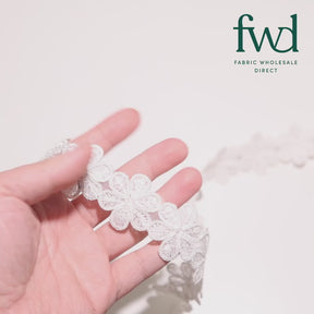 Daisy Flower Corded Sequin Embroidery On 1 & 1/2 Inch Scalloped Mesh Lace Trim White Video|SV582502