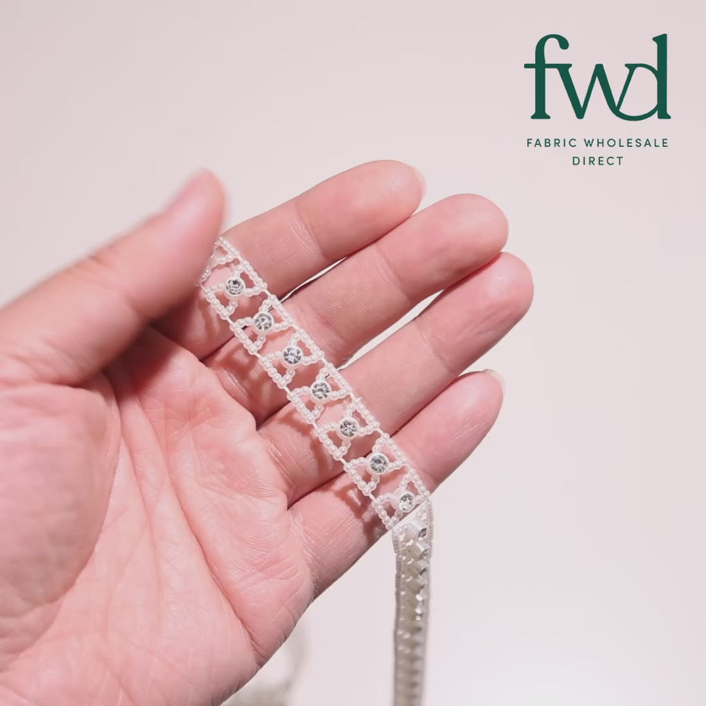 1/2 Inch Pearly Rhinestone Diamond Hourglass Link Chain Trim (10 Yards) Off White Video|SV582542
